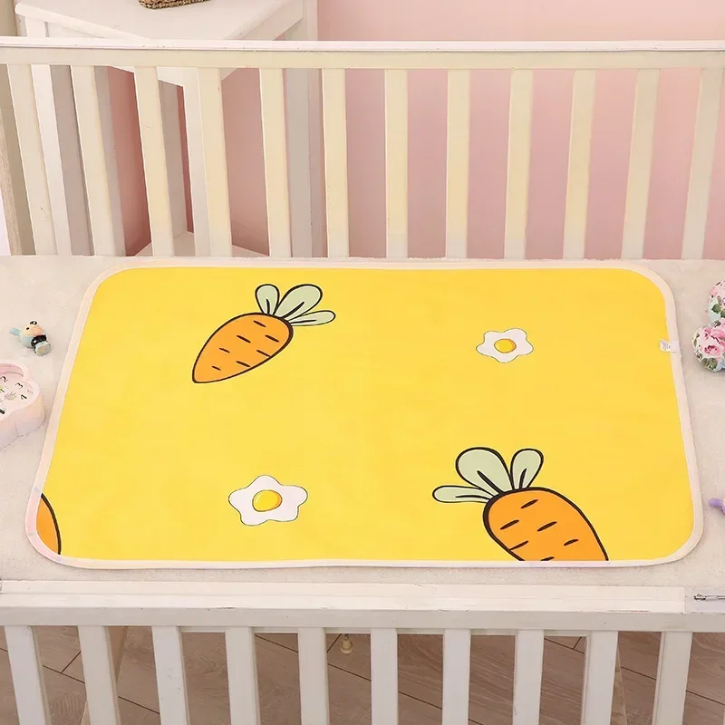 Newborn Cartoon Urine Pad Port - đánh giá và giá Diaper Changing Mat